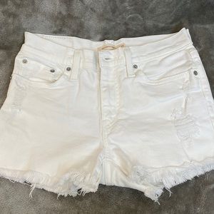 LEVI STRAUSS WHITE DENIM SHORTS